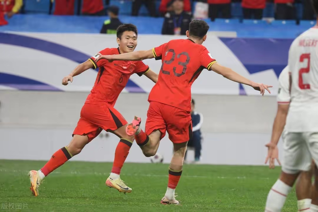 包含客場球隊遭遇強勁對手，力拼下一場勝利的词条