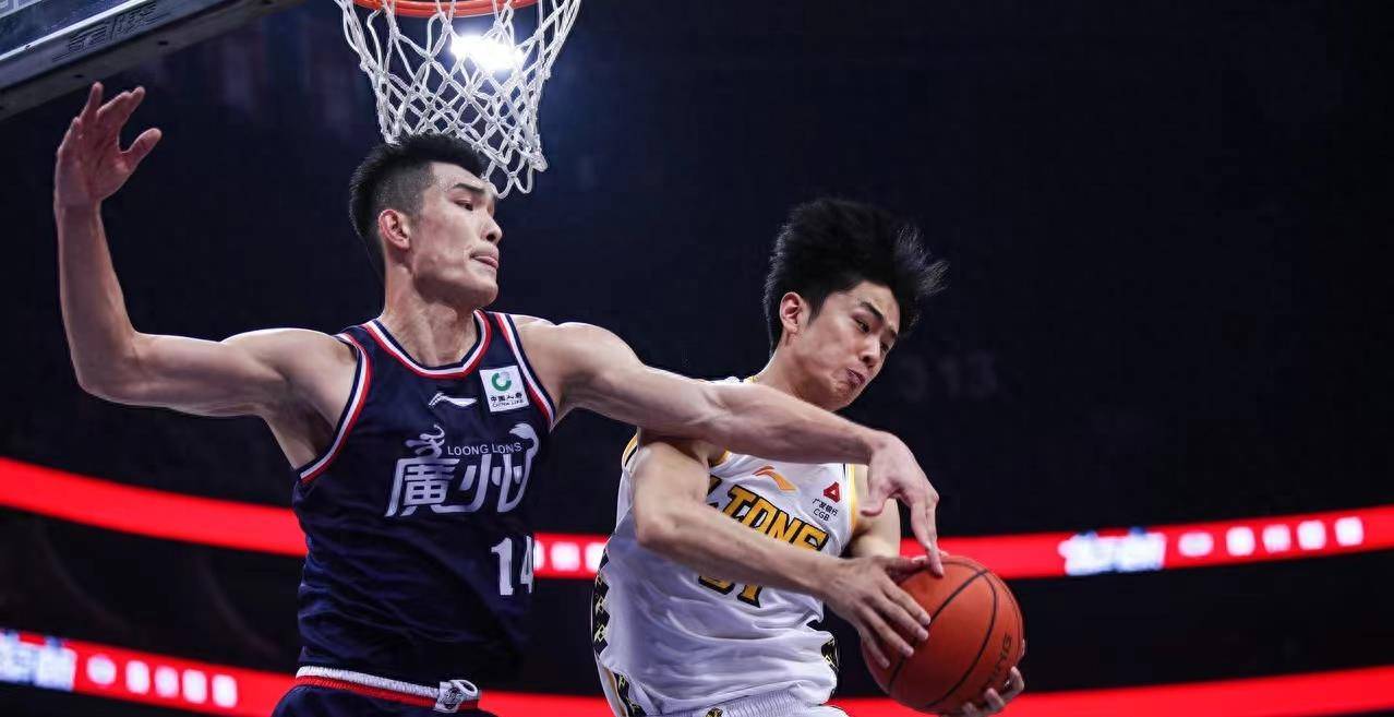 科隆队面对强劲对手，鏖战不下